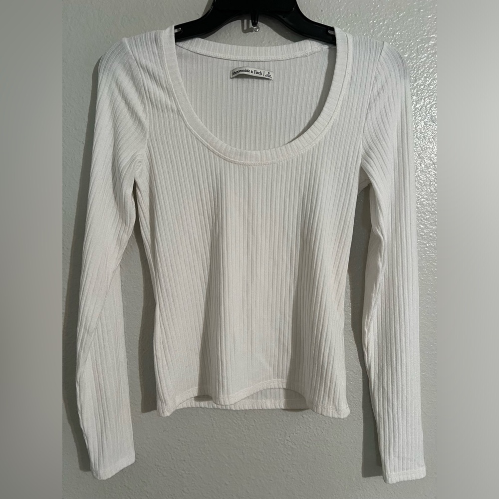 Abercrombie | Scoop neck long sleeve ribbed top in White
